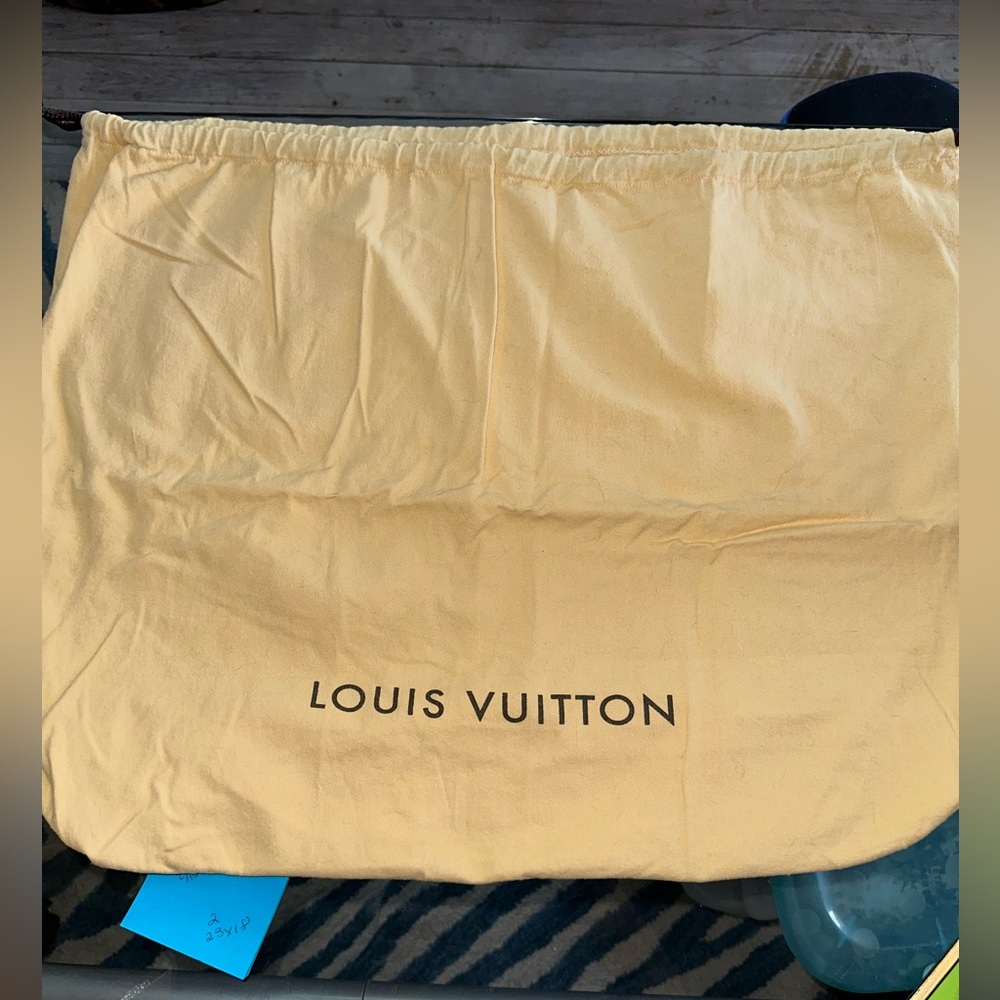 LV Dust cover with drawstring